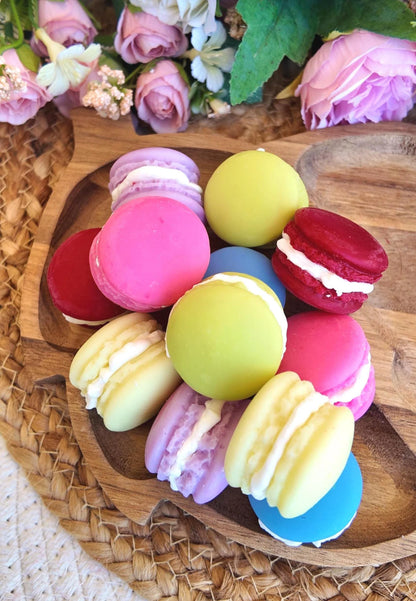 Cera de soja derretida en forma de macarons franceses, set en caja de 6 wax melts con aromas sorpresa