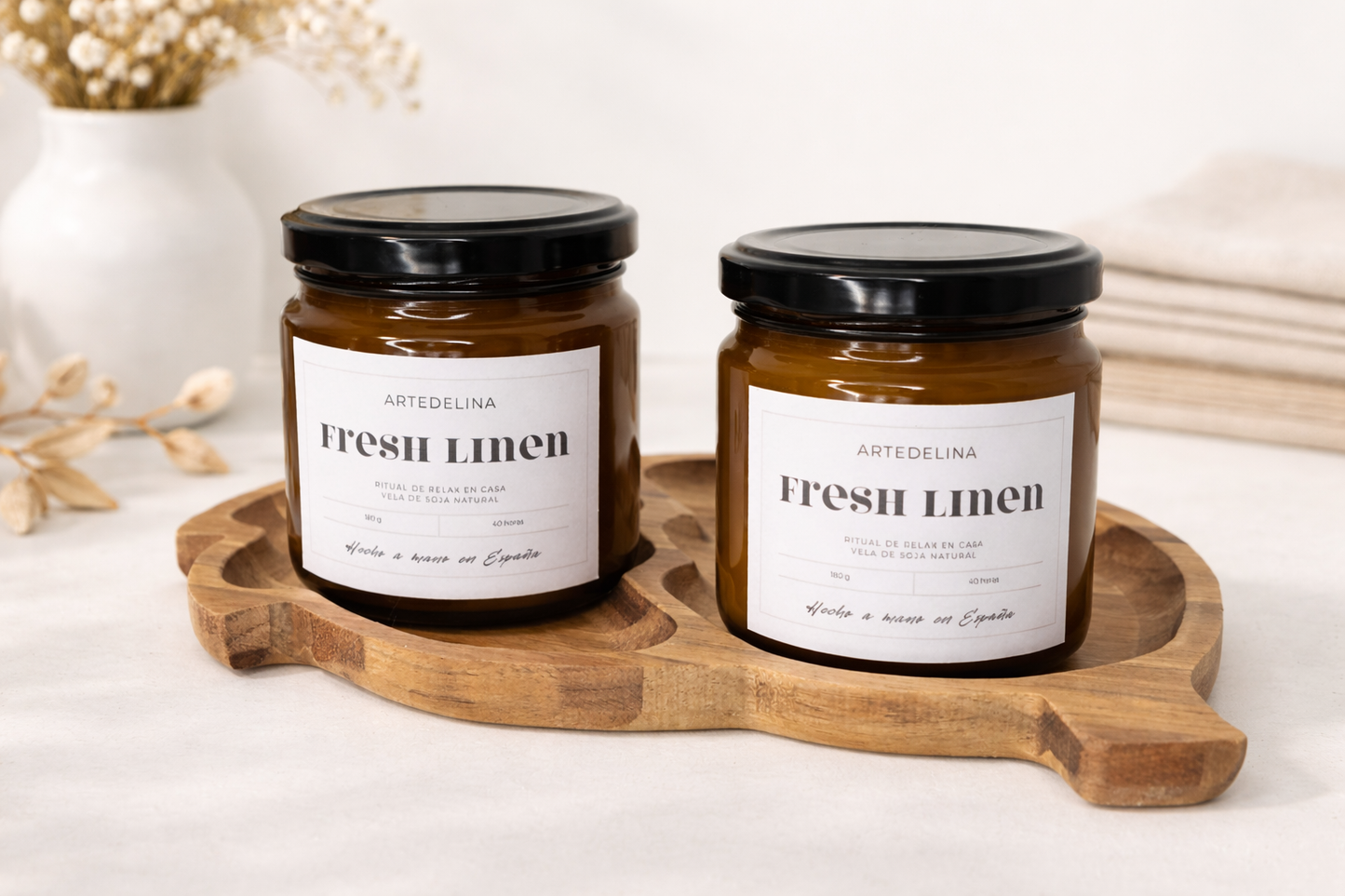 Vela aromática Fresh Linen 180g hecha con cera de soja natural con hasta 40 horas de duración