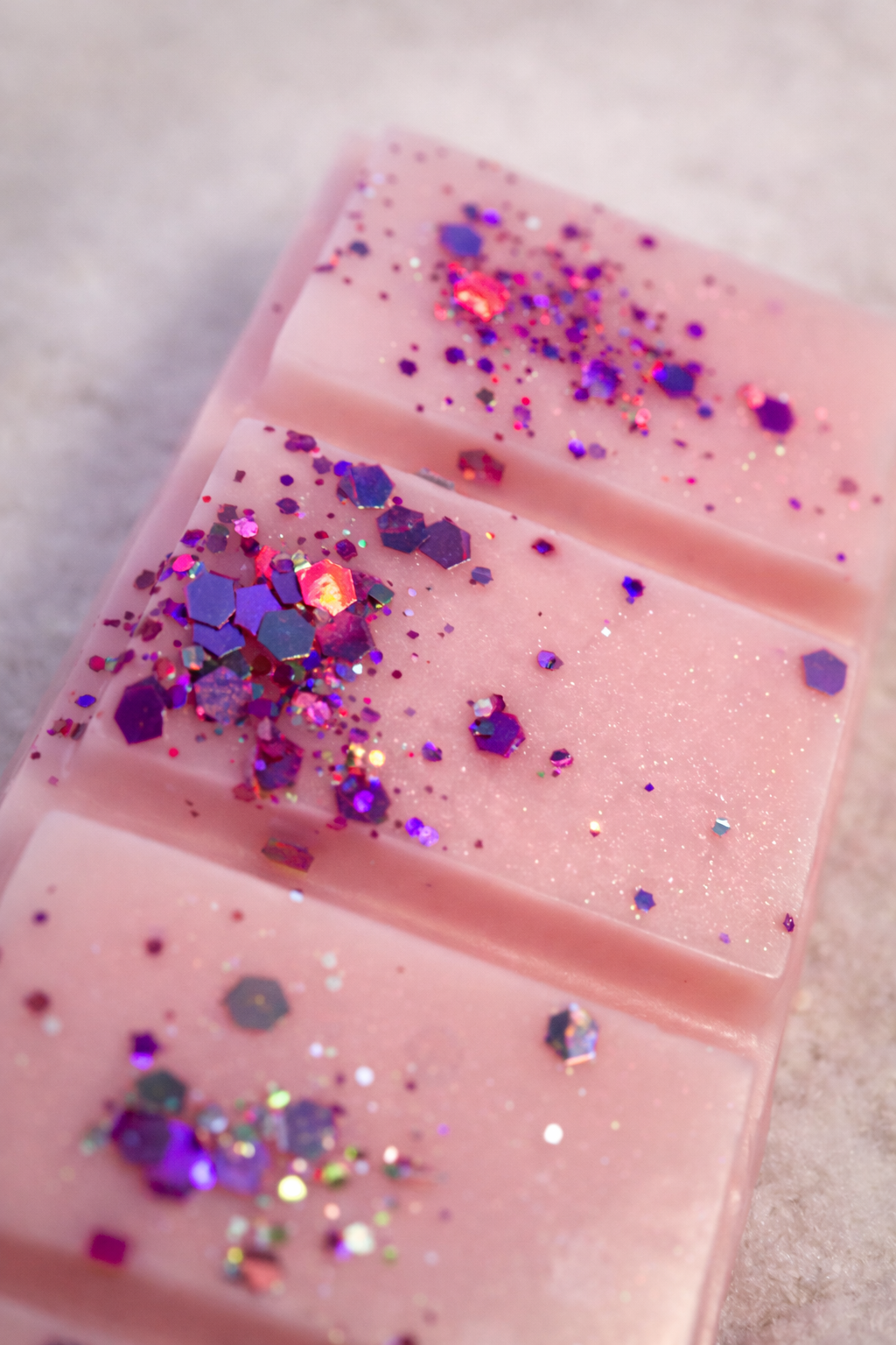 Wax melts de fresa y nata en el hogar creando un ambiente acogedor y dulce